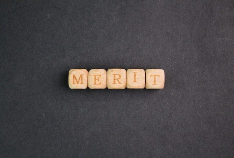 会社員は民泊で副収入は得られる？メリット・デメリットと現実