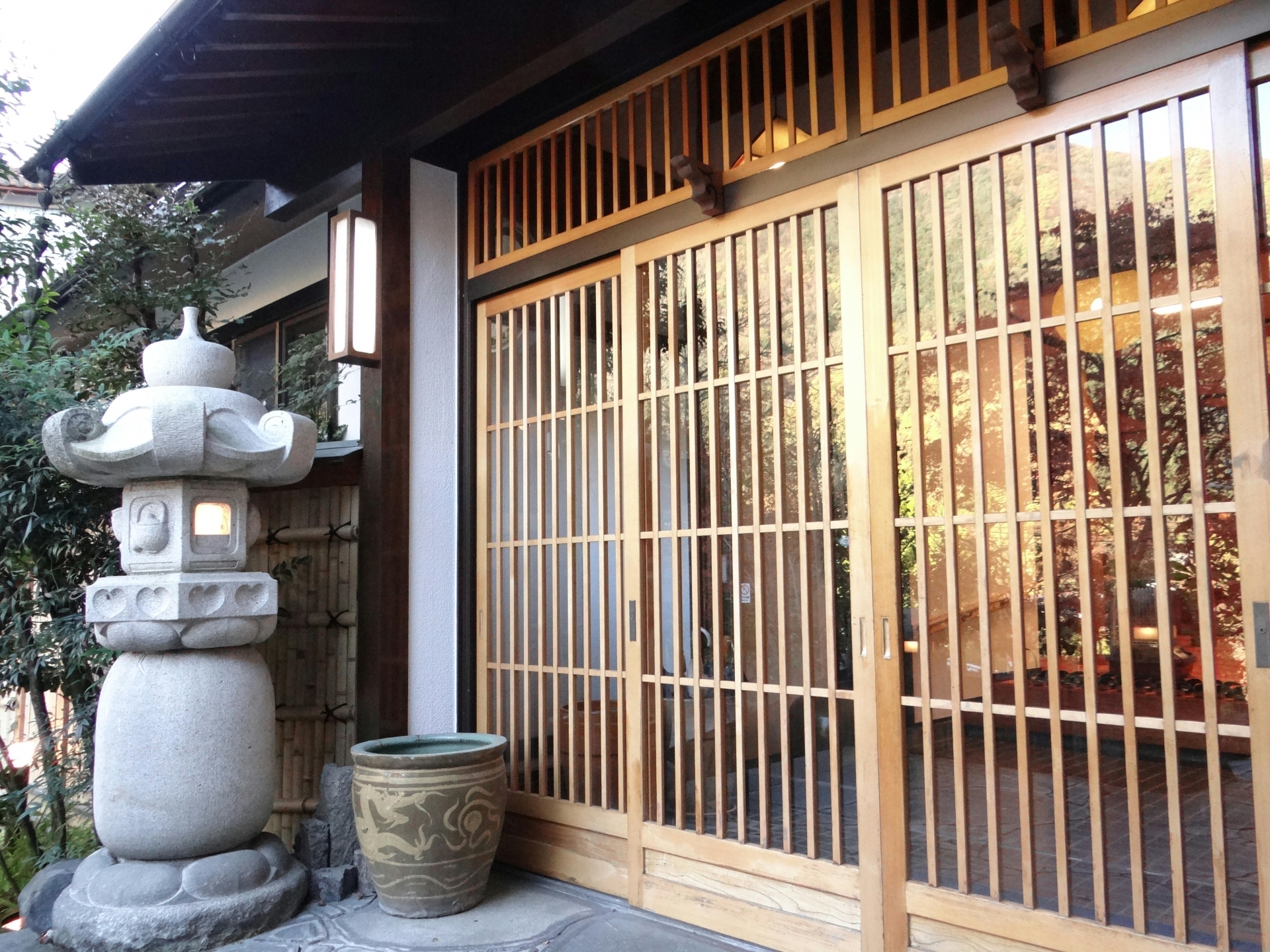 横浜市のICT活用・旅館業推進のイメージ